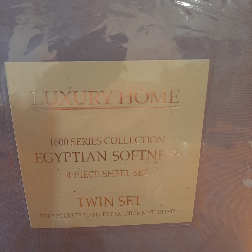 Bedding sheets - Picture 2 of 4